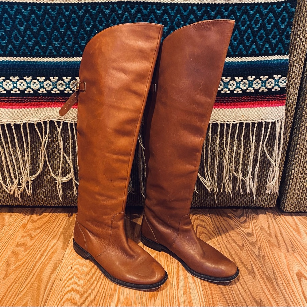 coach • knee high brown leather flat heel boots